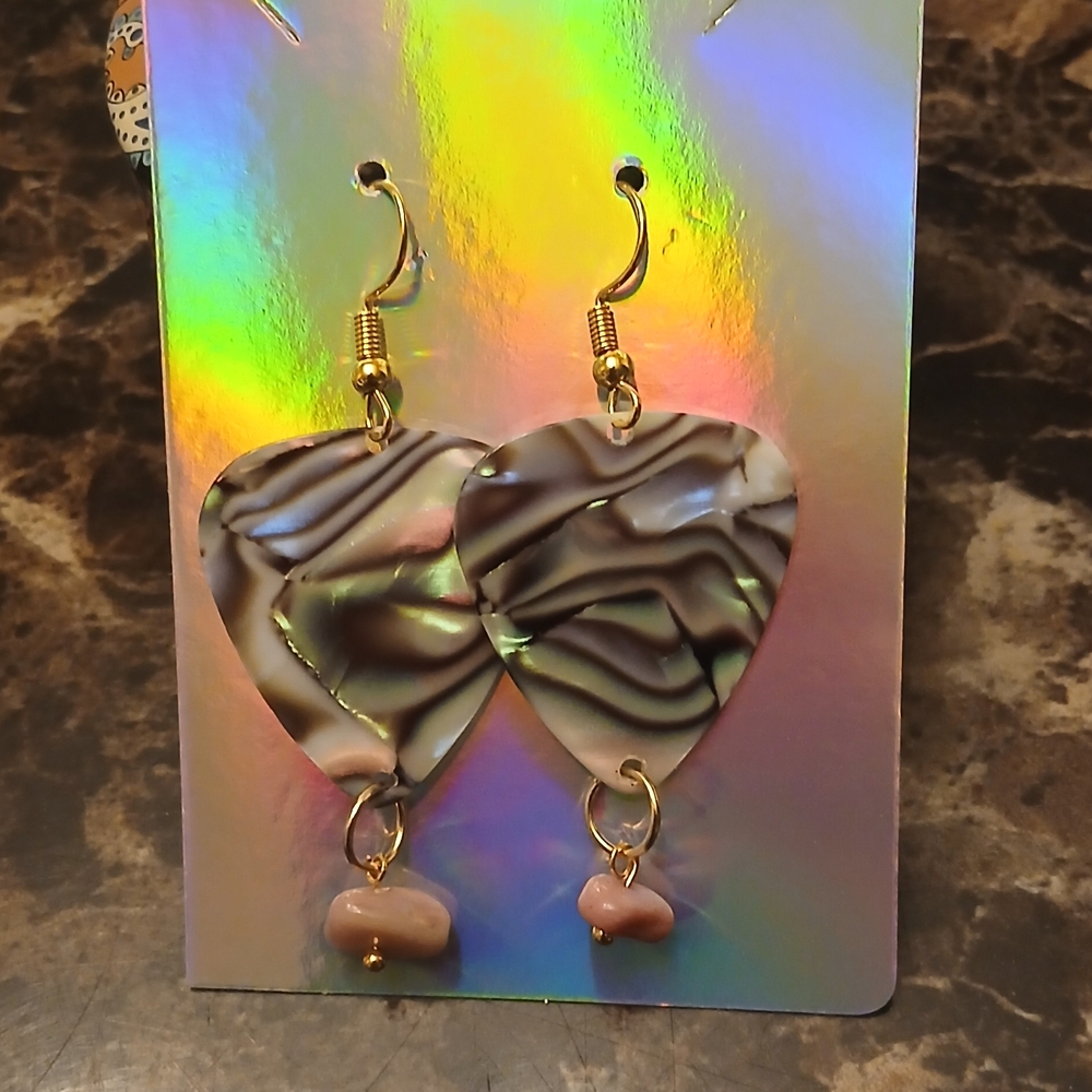 Heart-Shaped Abalone Pattern Gold Drop Earrings with Pink Stone